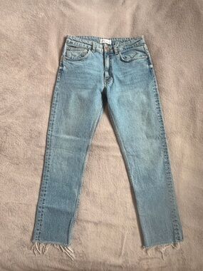 Zara Women's Blue Denim Cut Off Jeans Size 4